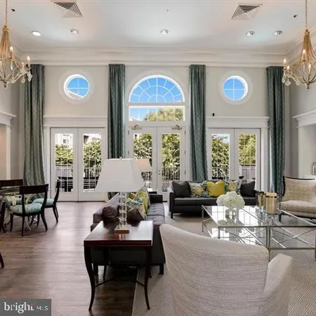 $2,100 | 1625 International Drive, Unit 319, McLean, VA 22102