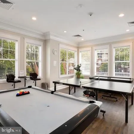 $2,100 | 1625 International Drive, Unit 319, McLean, VA 22102
