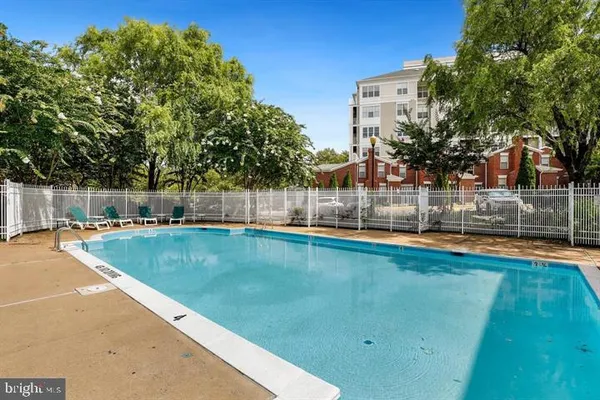 $2,100 | 1625 International Drive, Unit 319, McLean, VA 22102