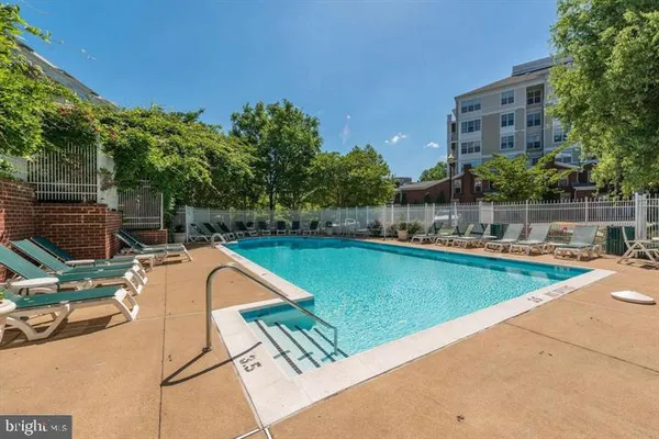 $2,100 | 1625 International Drive, Unit 319, McLean, VA 22102