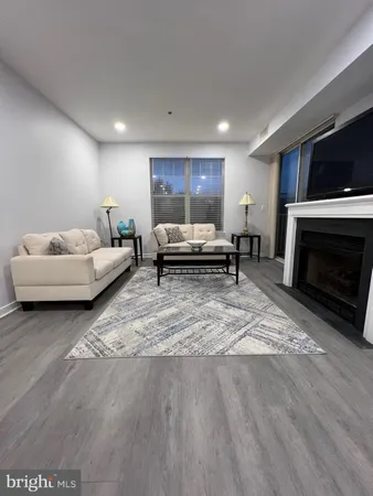 $2,100 | 1625 International Drive, Unit 319, McLean, VA 22102