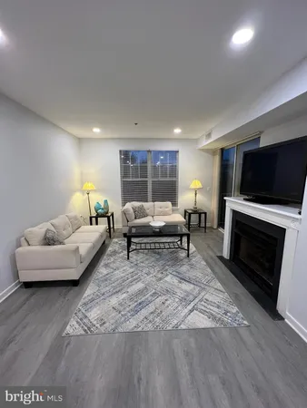 $2,100 | 1625 International Drive, Unit 319, McLean, VA 22102