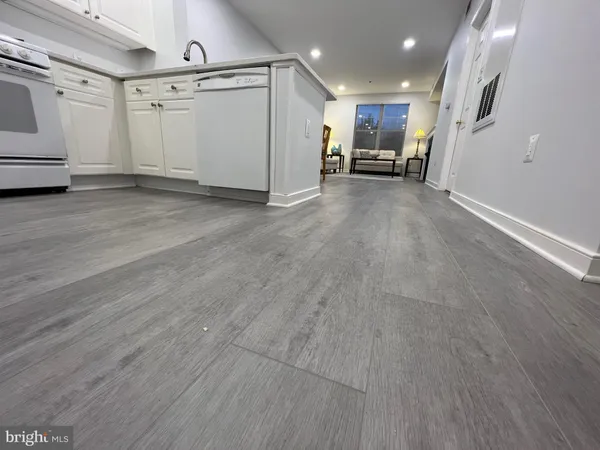 $2,100 | 1625 International Drive, Unit 319, McLean, VA 22102