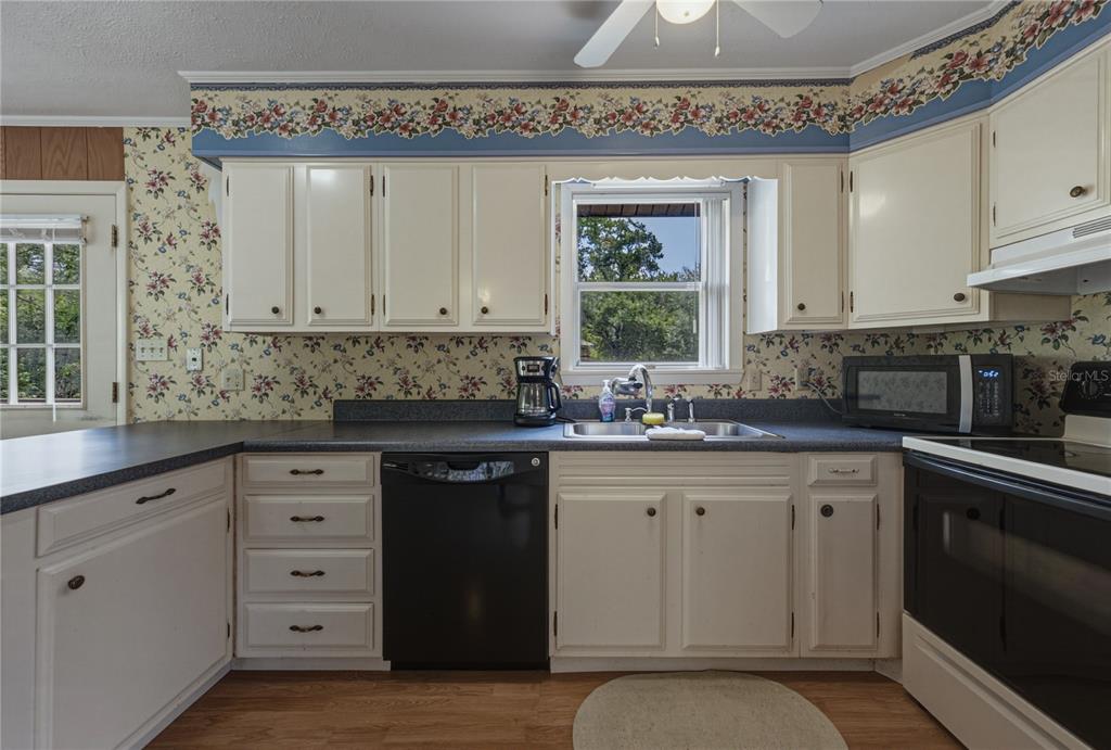 33065 Cedonia Road Dade City, FL 33523 - Photo 17 of 41