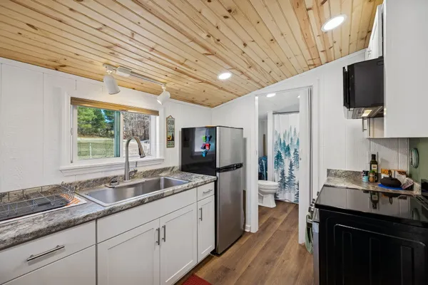 $855,000 | 925 River Bluffs Drive, Jasper, TN 37347