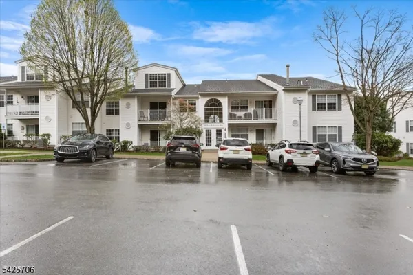 $405,000 | 75 Crestview Lane, Mount Arlington, NJ 07856