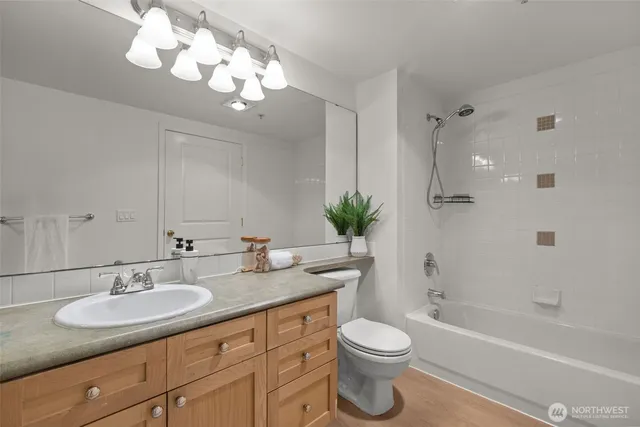 $438,000 | 1525 Northwest 57th Street, Unit 303, Seattle, WA 98107