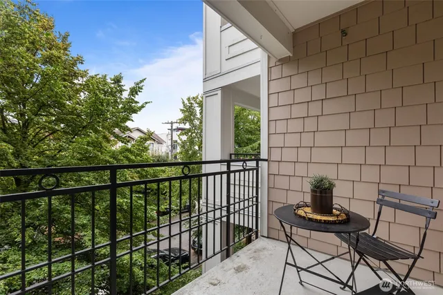 $438,000 | 1525 Northwest 57th Street, Unit 303, Seattle, WA 98107
