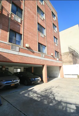 $709,000 | 37-59 61st Street, Unit 5A | Woodside