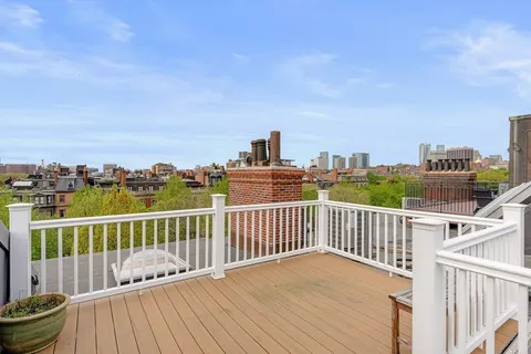 $1,695,000 | 34 Commonwealth Avenue, Unit 4, Boston, MA 02116