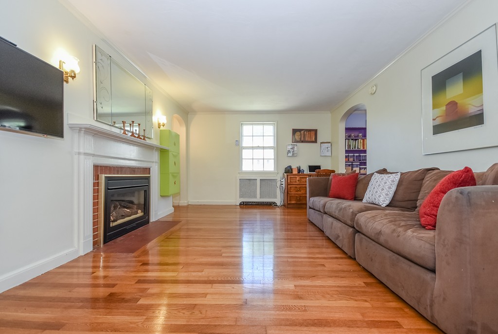 44 Myopia Road Boston, MA 02136 - Photo 3 of 22 Gallery Image 3