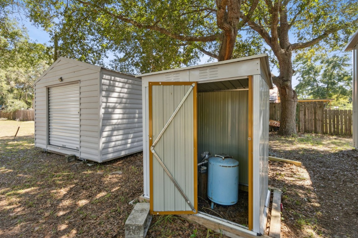 85323 Rose Marie Road Yulee, FL 32097 - Photo 36 of 42 well pump house