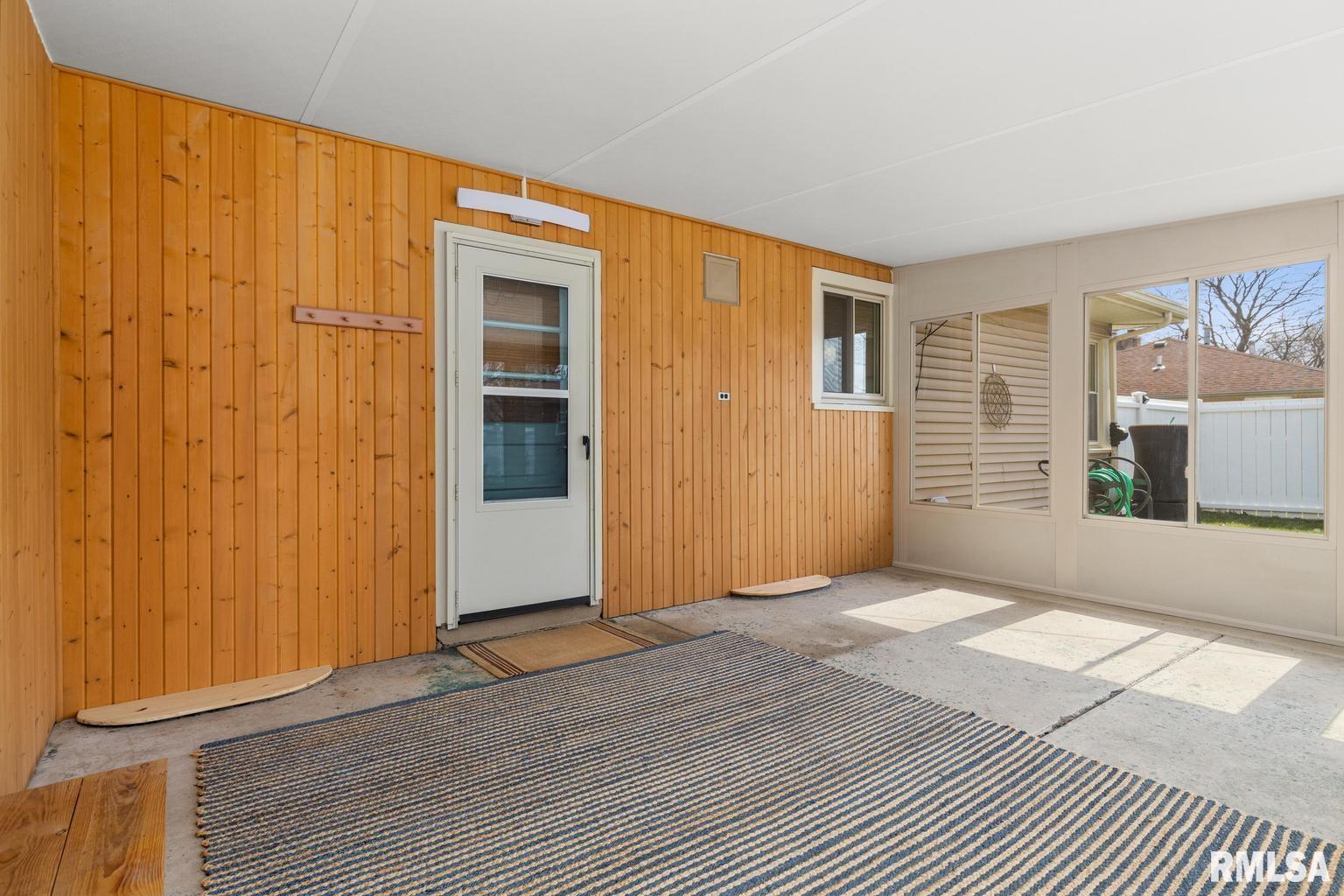 4111 North Brookmont Road Peoria, IL 61614 - Photo 21 of 37