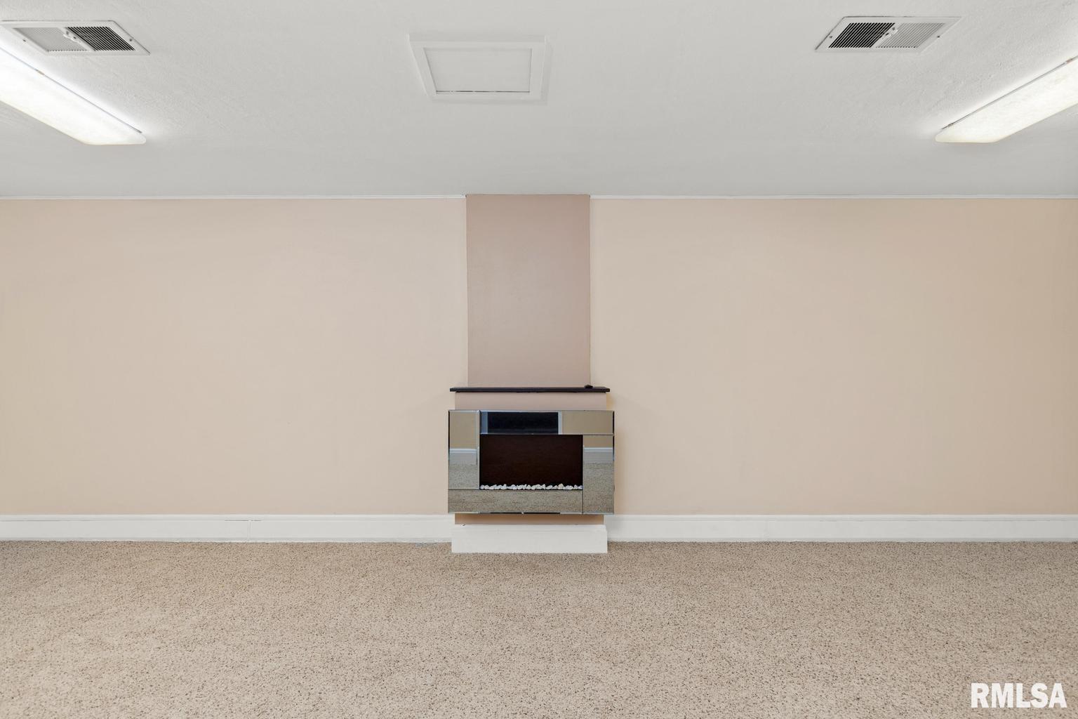 4111 North Brookmont Road Peoria, IL 61614 - Photo 27 of 37