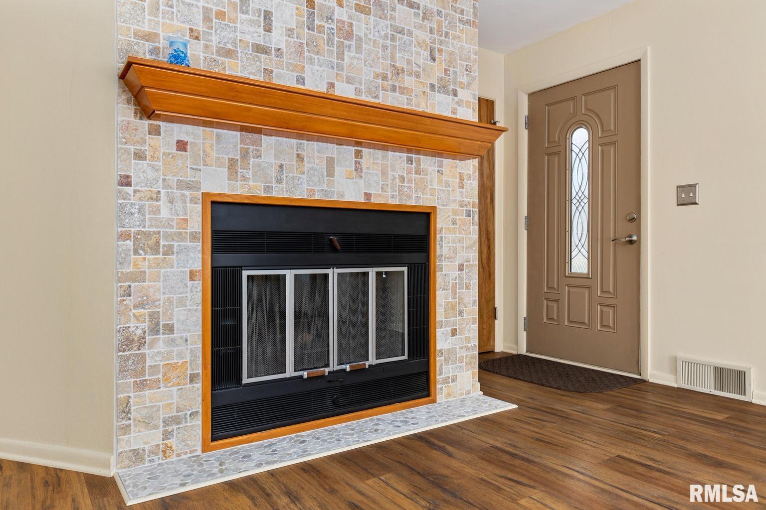 4111 North Brookmont Road Peoria, IL 61614 - Photo 7 of 37