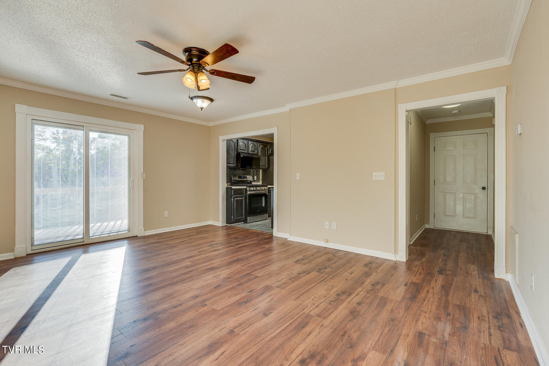 2700 Indian Ridge Road, Unit 6 Johnson City, TN 37604 - Photo 2 of 17 007