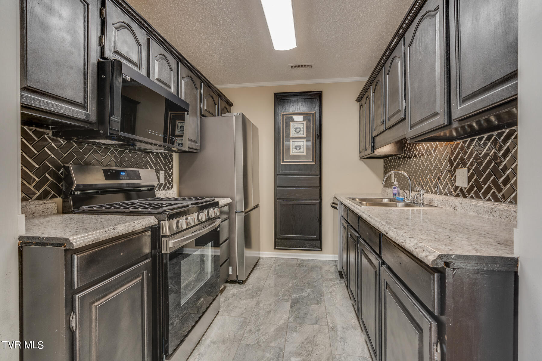 2700 Indian Ridge Road, Unit 6 Johnson City, TN 37604 - Photo 6 of 17 009