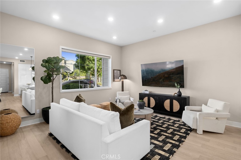 157 Crossover Irvine, CA 92618 - Photo 6 of 72
