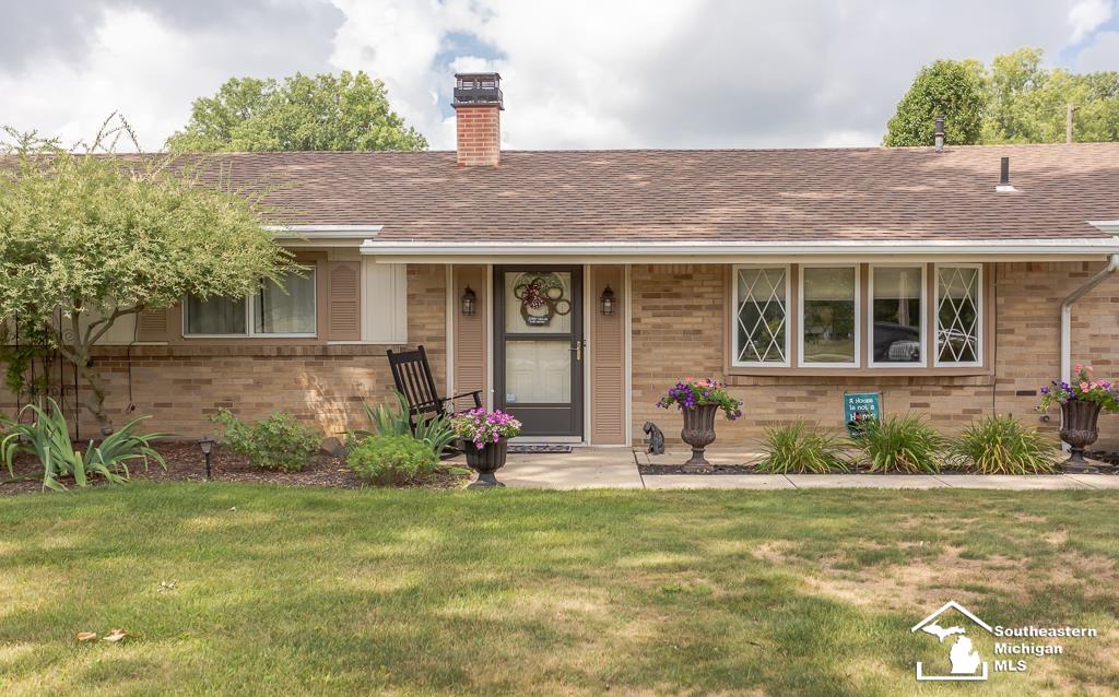 8271 Douglas Road Lambertville, MI 48144 - Photo 1 of 47 50085707.JPG