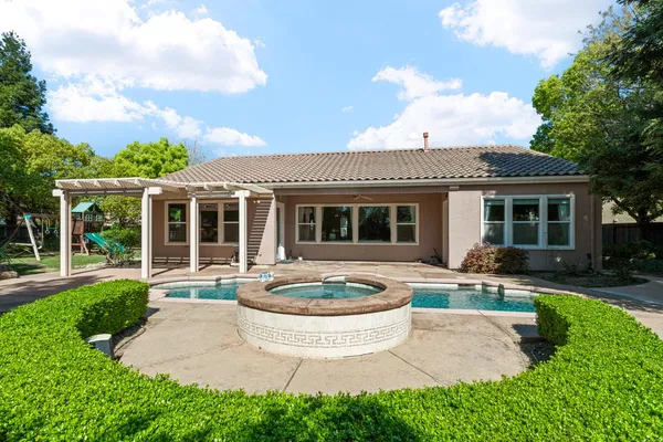 $995,000 | 19 Zeller Place, Sacramento, CA 95835