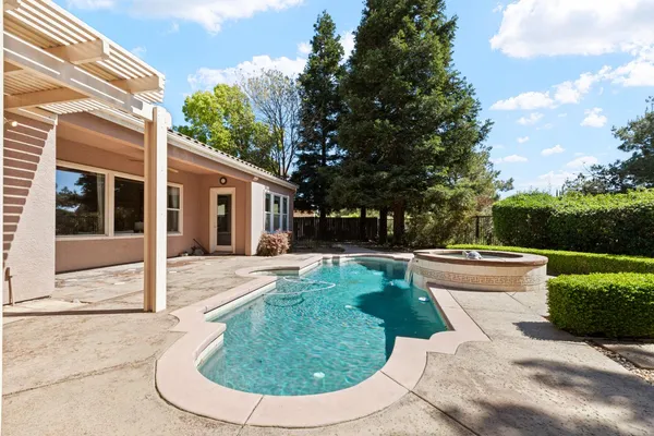 $995,000 | 19 Zeller Place, Sacramento, CA 95835