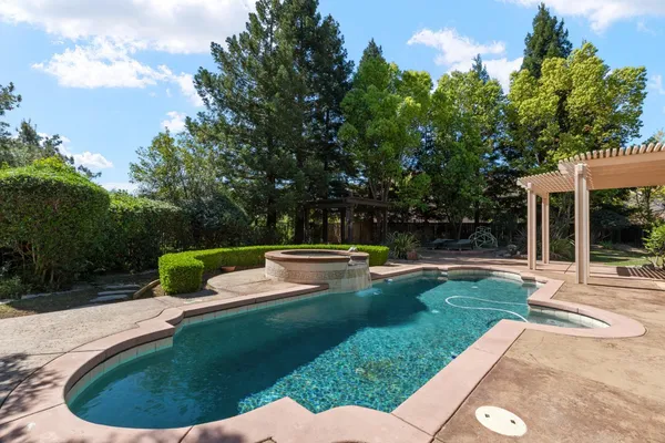 $995,000 | 19 Zeller Place, Sacramento, CA 95835