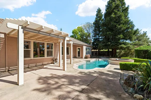 $995,000 | 19 Zeller Place, Sacramento, CA 95835