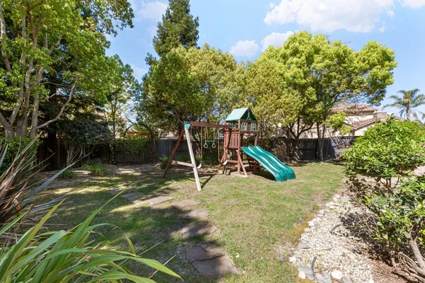 $995,000 | 19 Zeller Place, Sacramento, CA 95835