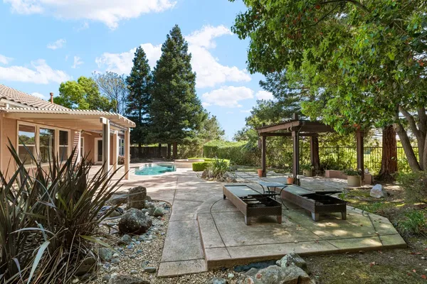 $995,000 | 19 Zeller Place, Sacramento, CA 95835