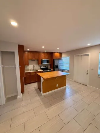 $1,500 | 5150 Northeast 6th Avenue, Unit 104, Oakland Park, FL 33334