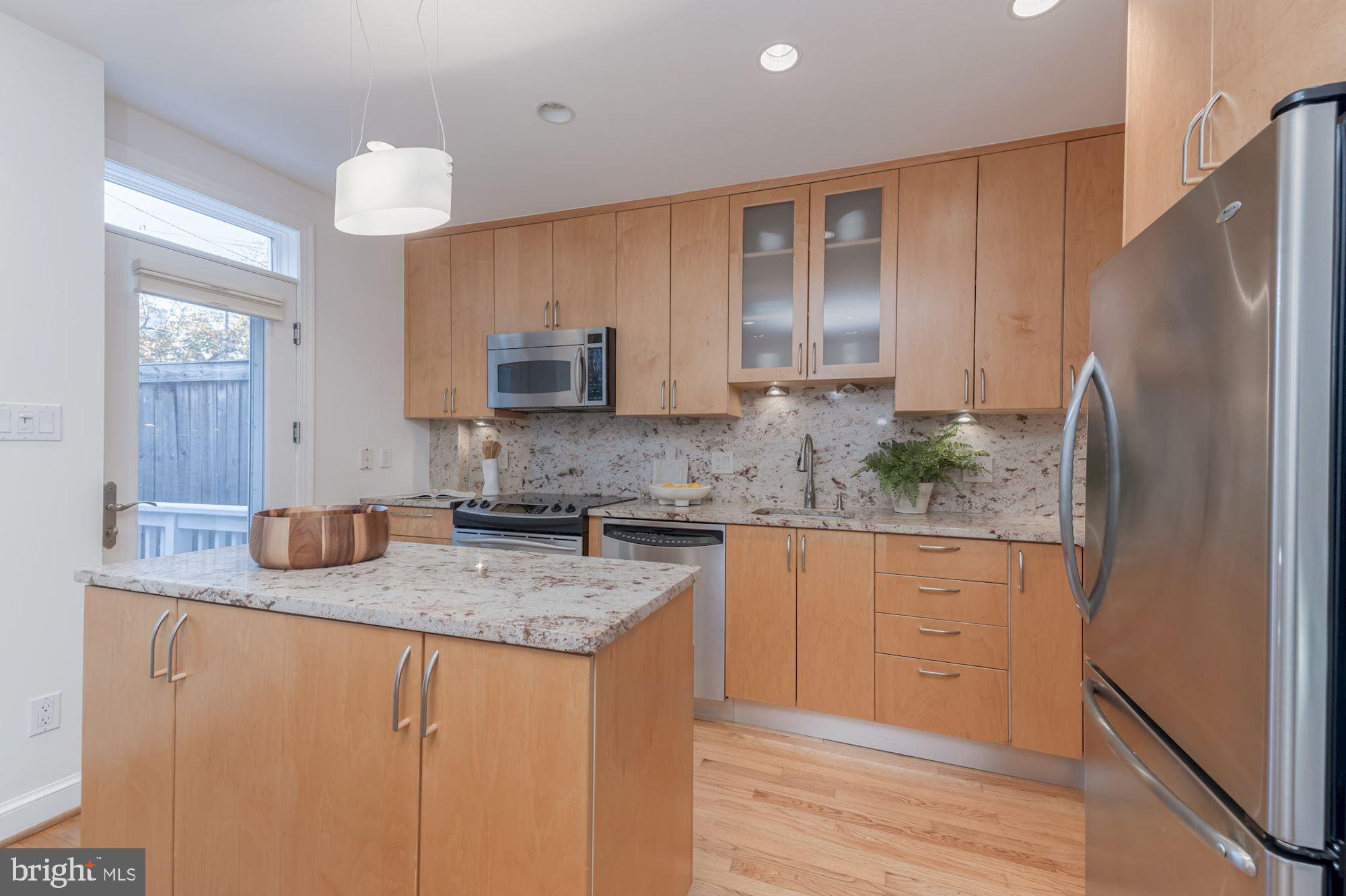 2410 Tunlaw Road Northwest Washington, DC 20007 - Photo 6 of 20 Gourmet Kitchen