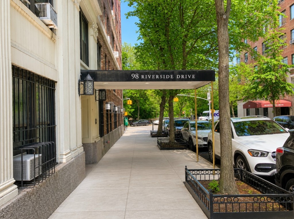 98 Riverside Drive, Unit 5B Manhattan, NY 10024 - Photo 7 of 11 Photo 7