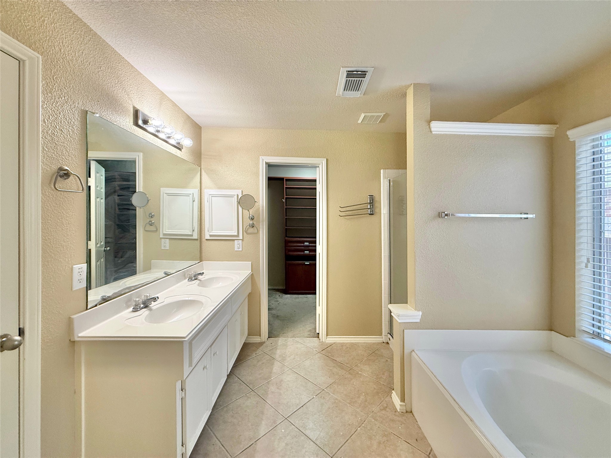 1810 Katlyn Lane Spring, TX 77386 - Photo 24 of 48 Primary Bathroom