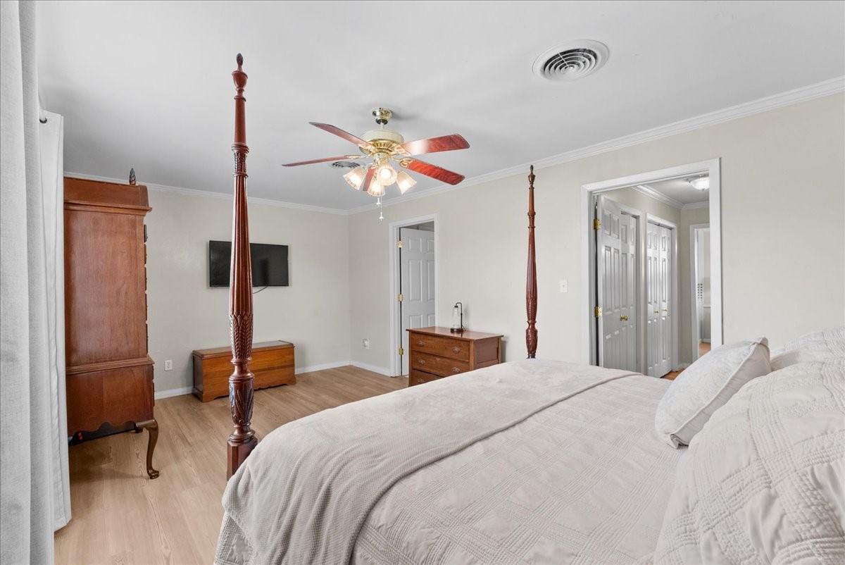804 Otter Road Anahuac, TX 77514 - Photo 25 of 44 Another view of the primary bedroom.