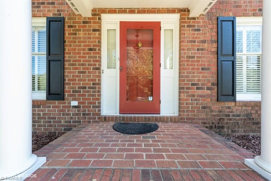 1610 Heathcliff Road High Point, NC 27262 - Photo 2 of 25 Gallery Image 2