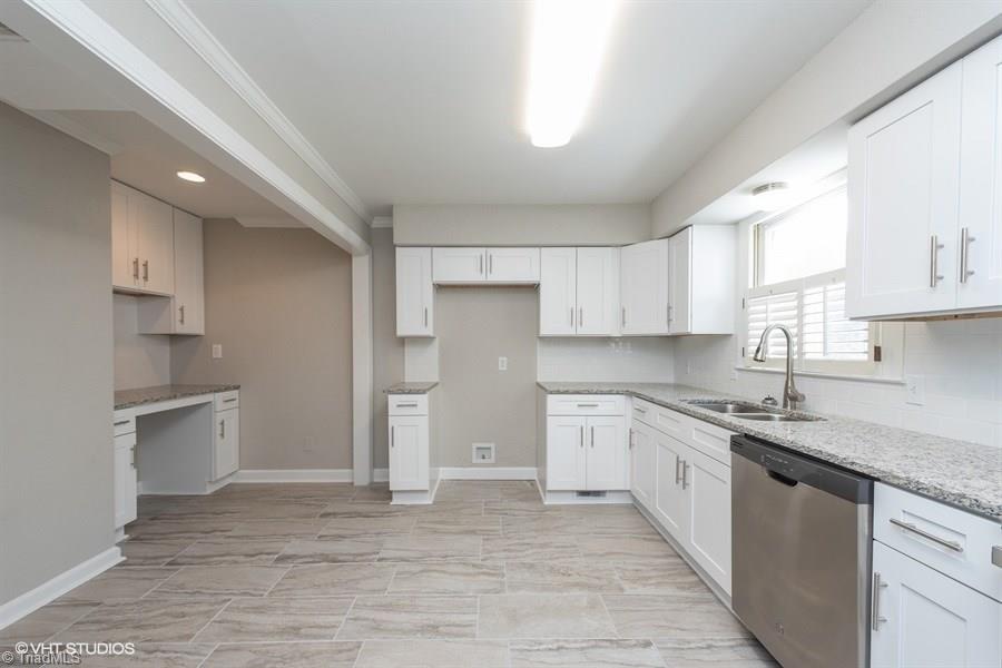1610 Heathcliff Road High Point, NC 27262 - Photo 9 of 25 Gallery Image 9