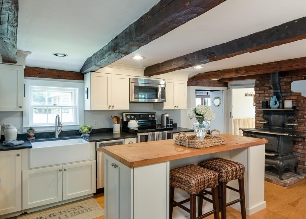 122 Spring Street Hanover, MA 02339 - Photo 11 of 27 Gallery Image 11