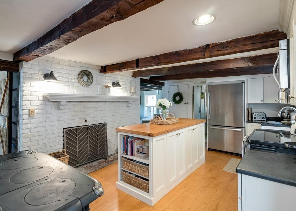 122 Spring Street Hanover, MA 02339 - Photo 12 of 27 Gallery Image 12