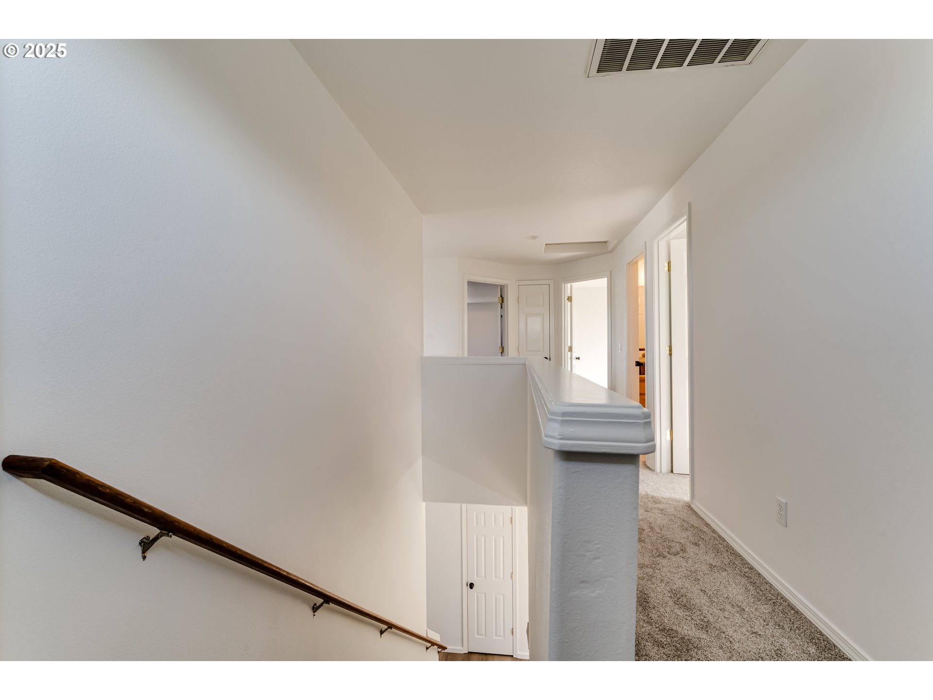 1255 Brower Avenue Eugene, OR 97402 - Photo 18 of 39 a view of a living room with a window
