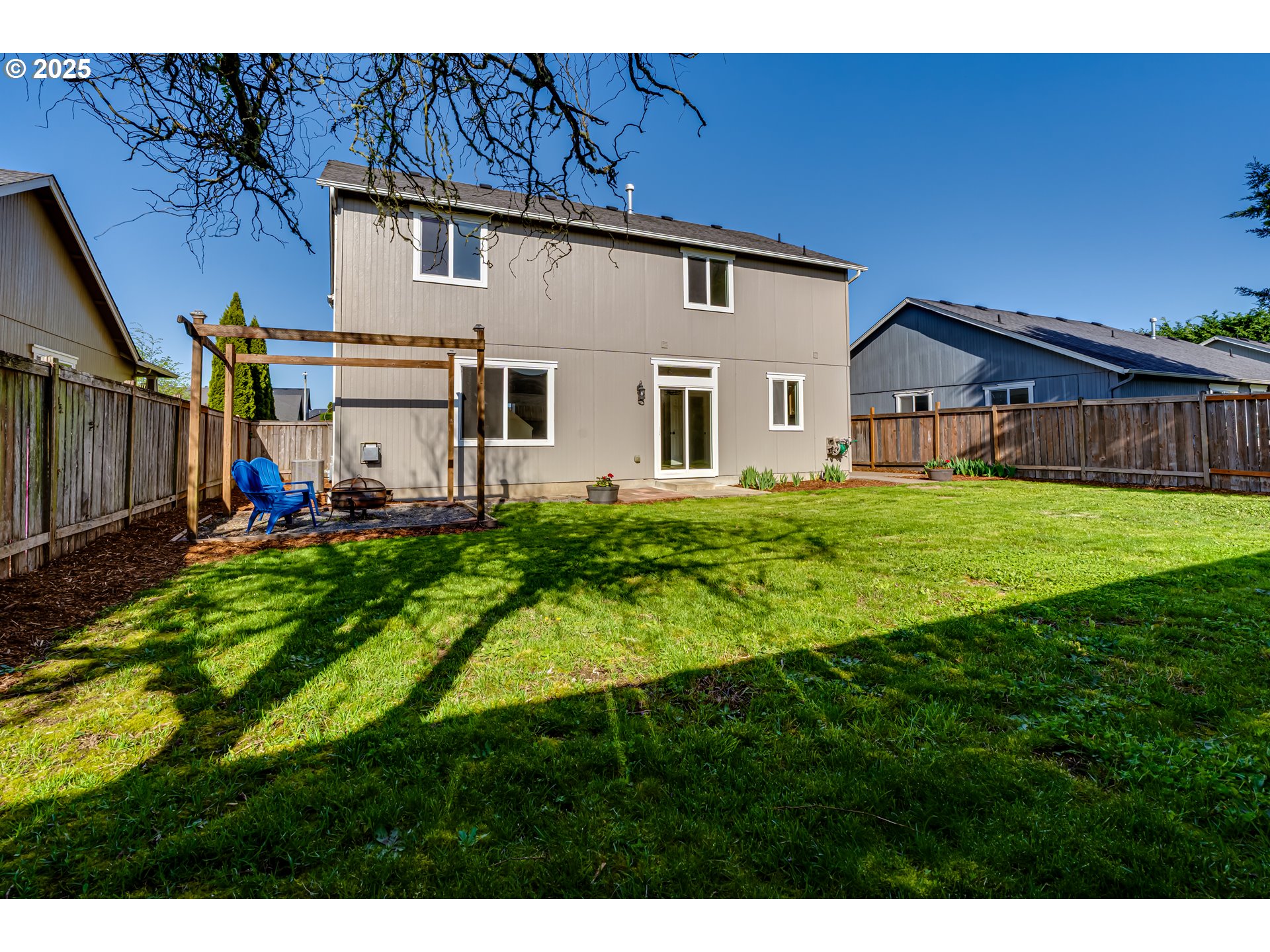 1255 Brower Avenue Eugene, OR 97402 - Photo 34 of 39 a house view with a outdoor space