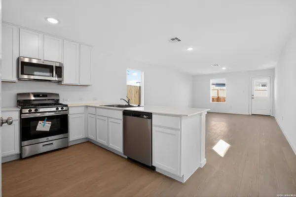 $1,445 | 6734 Pumice Place, Elmendorf, TX 78223