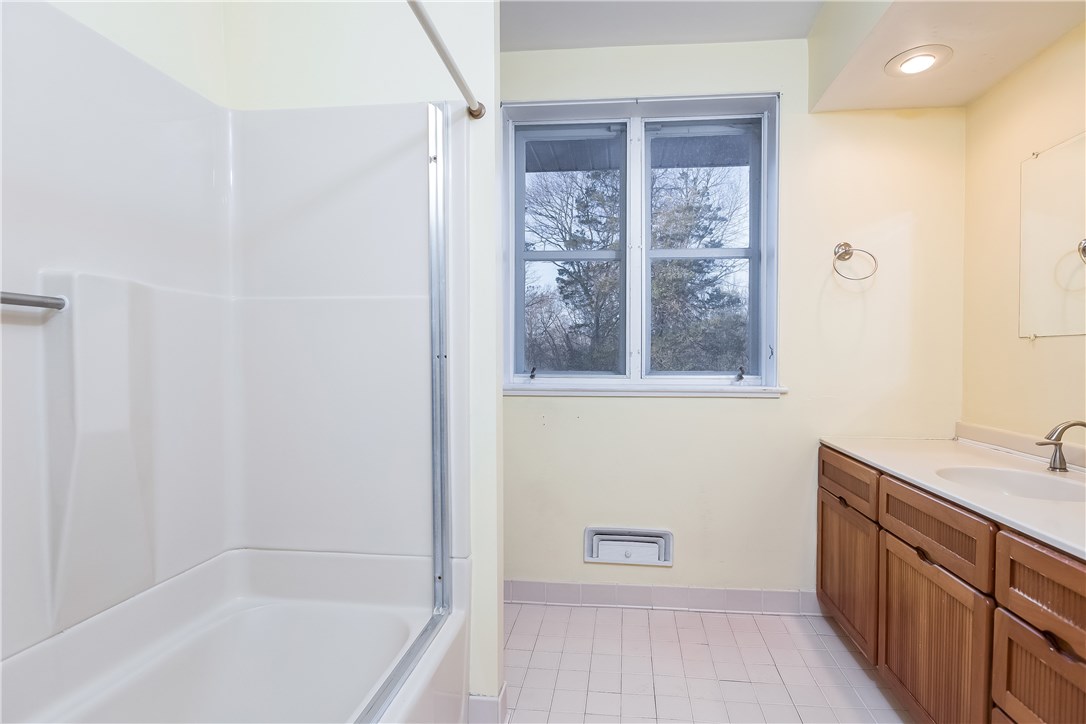 325 Post Road Westerly, RI 02891 - Photo 19 of 40