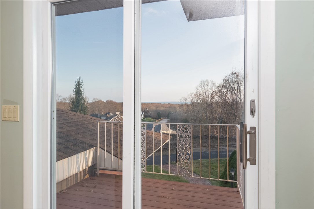 325 Post Road Westerly, RI 02891 - Photo 21 of 40