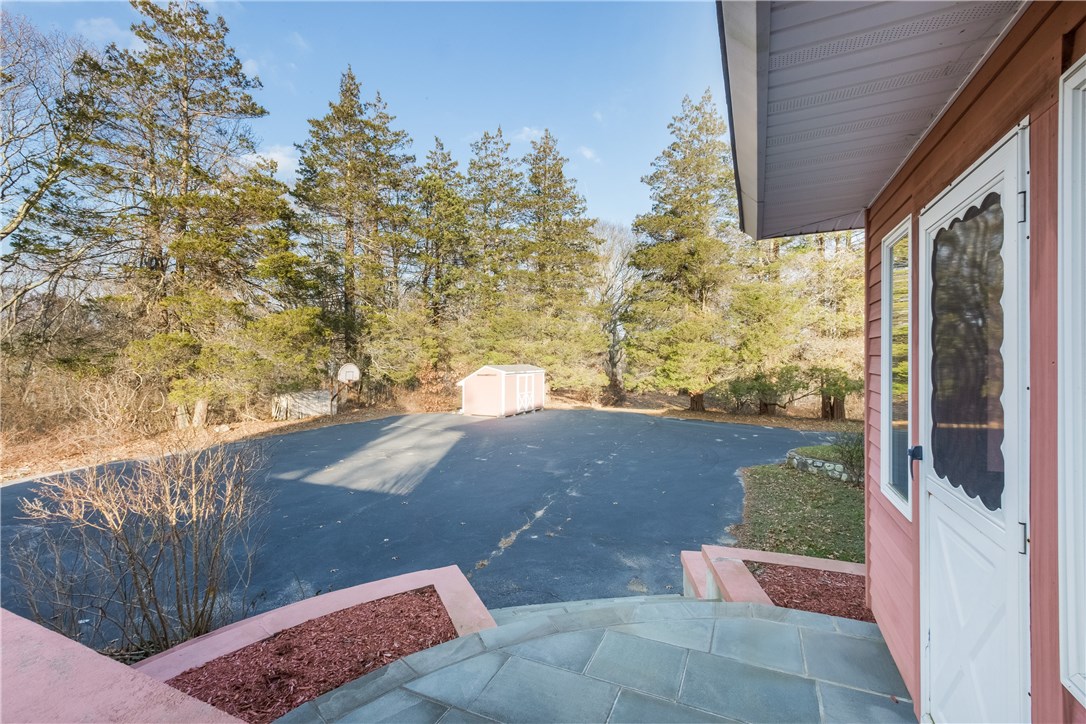 325 Post Road Westerly, RI 02891 - Photo 28 of 40