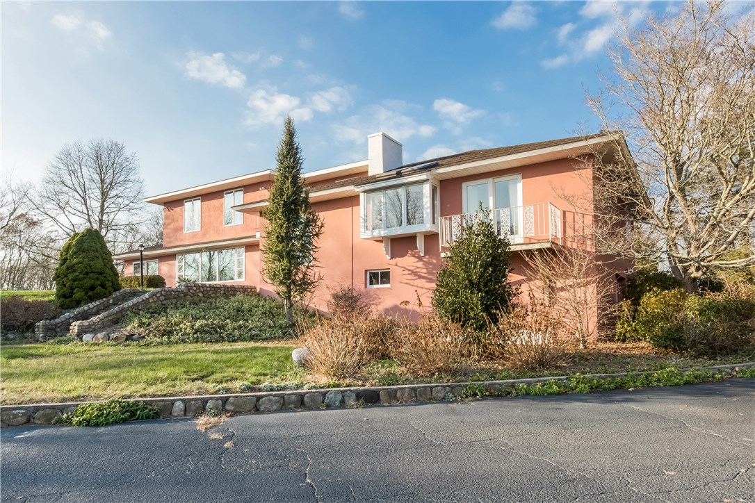 325 Post Road Westerly, RI 02891 - Photo 3 of 40