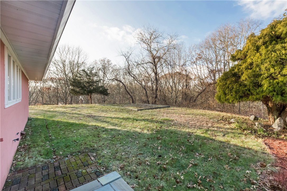 325 Post Road Westerly, RI 02891 - Photo 32 of 40