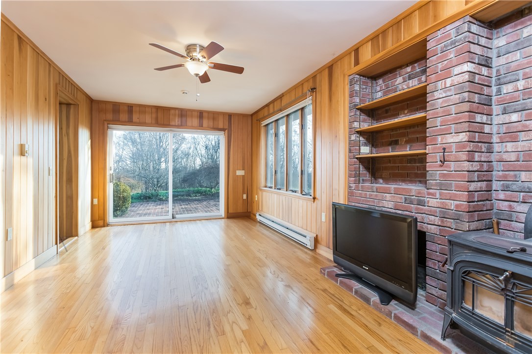 325 Post Road Westerly, RI 02891 - Photo 10 of 40