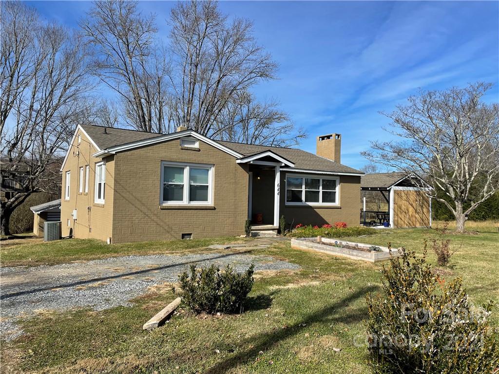 644 North Country Club Road Brevard, NC 28712 - Photo 1 of 23 Gallery Image 1