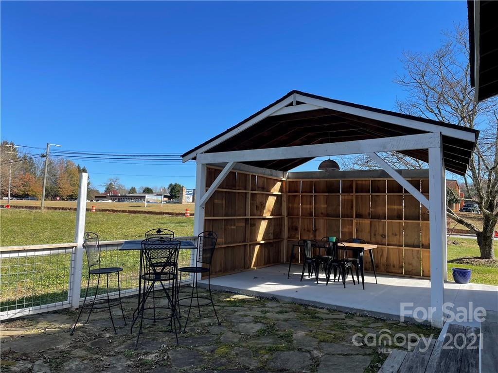 644 North Country Club Road Brevard, NC 28712 - Photo 8 of 23 Gallery Image 8