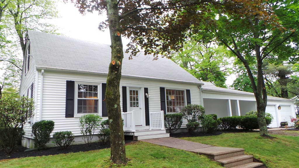 61 Woodland Road Bellingham, MA 02019 - Photo 1 of 26 Gallery Image 1